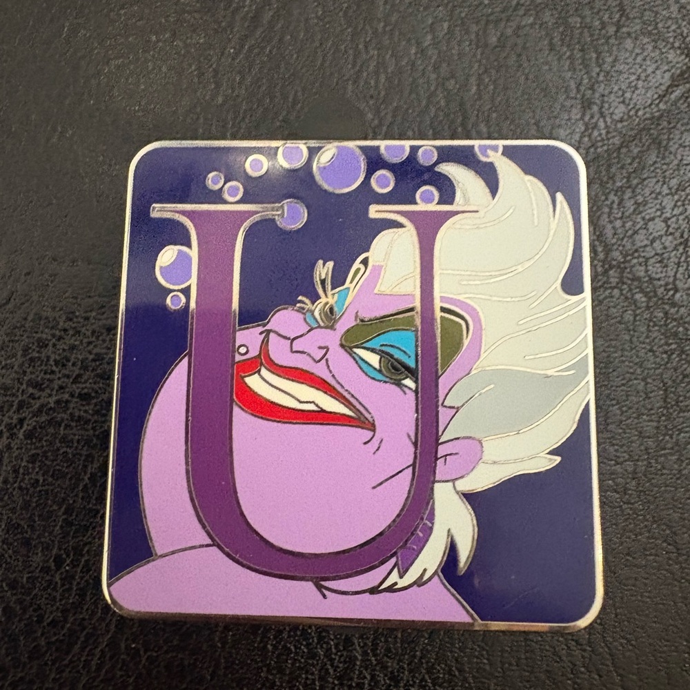 2015 Disney Alphabet Mystery Trading Pin Letter Ursula ‘U’  Limited Release Pin